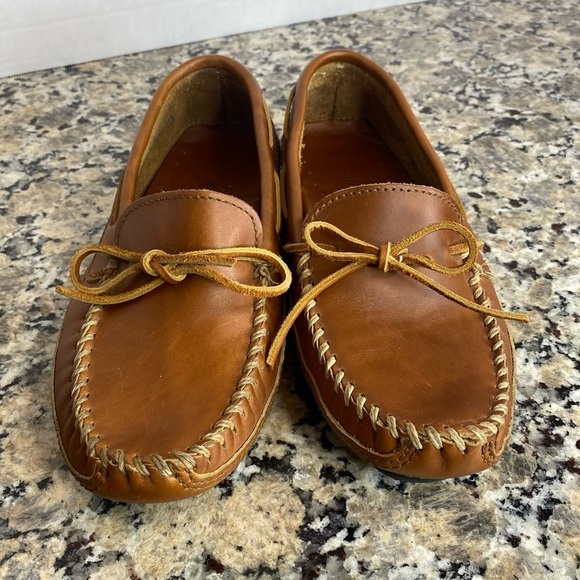 Minnetonka Men's Essential Driver  Moccasin Chestnut 7 - Picture 2 of 10